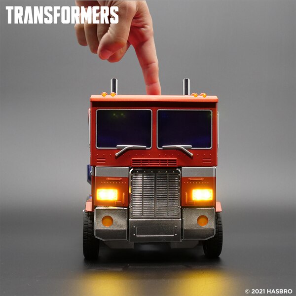 Transformers Optimus Prime Advanced Robot Official Images  (9 of 10)